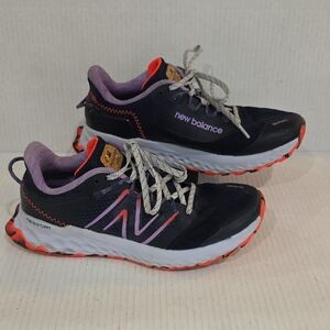 New Balance Fresh Foam GAROE Trail Women's Sneakers - Navy Blue Size 9 D Wide